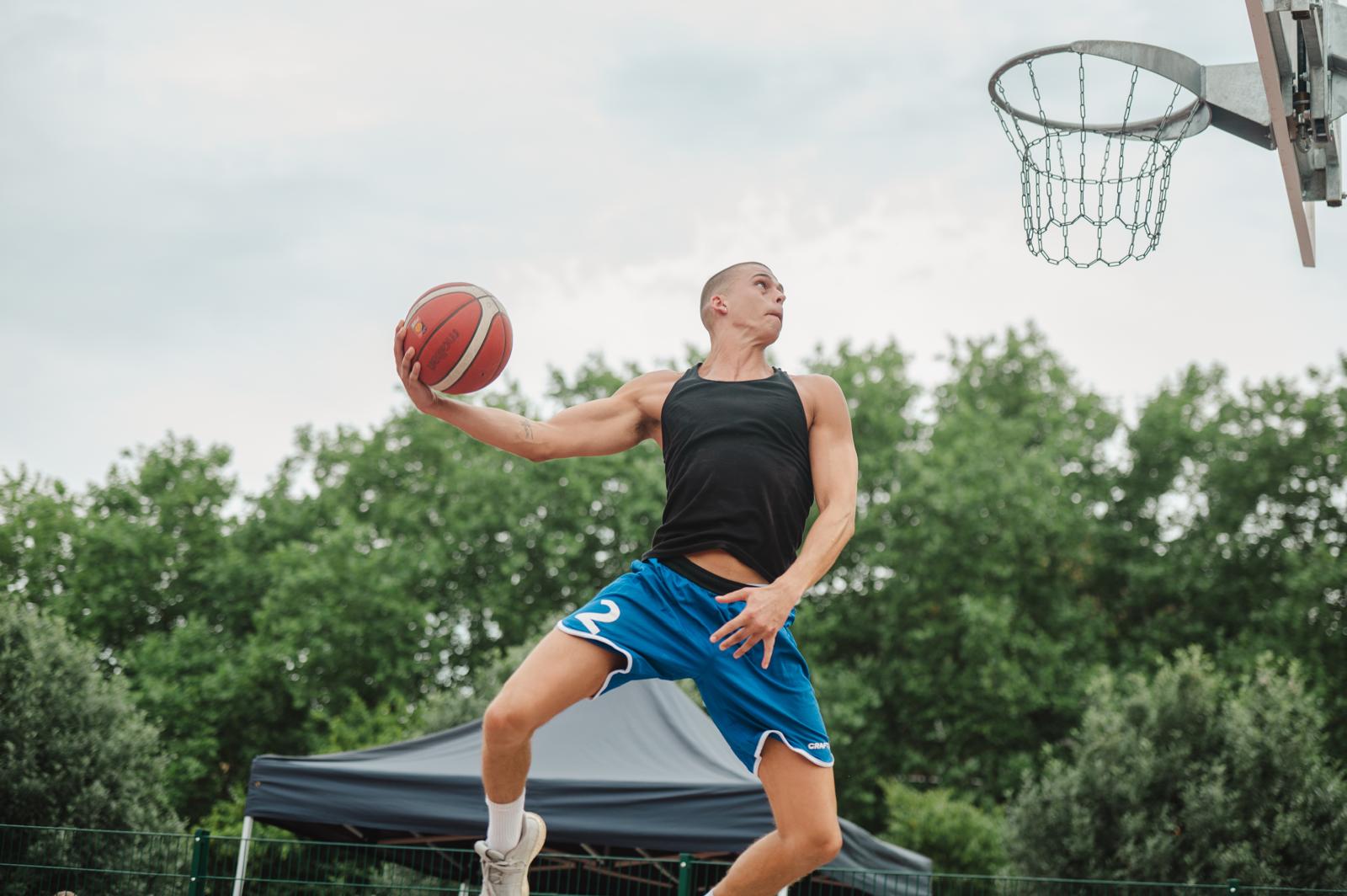 image of a dance instructor teaching a class